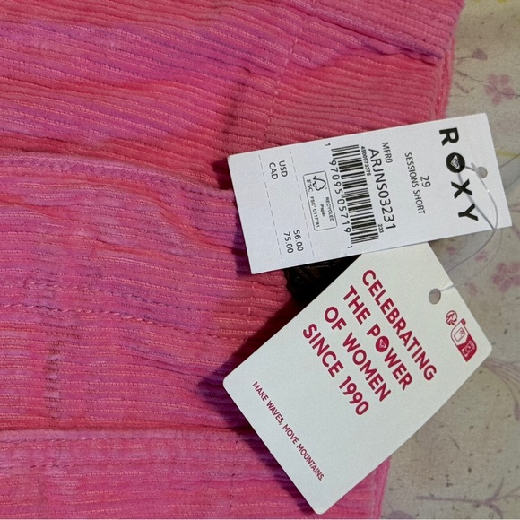 Roxy Pink Corduroy Women's Cargo Shorts NWT sz 29 - Picture 2 of 4